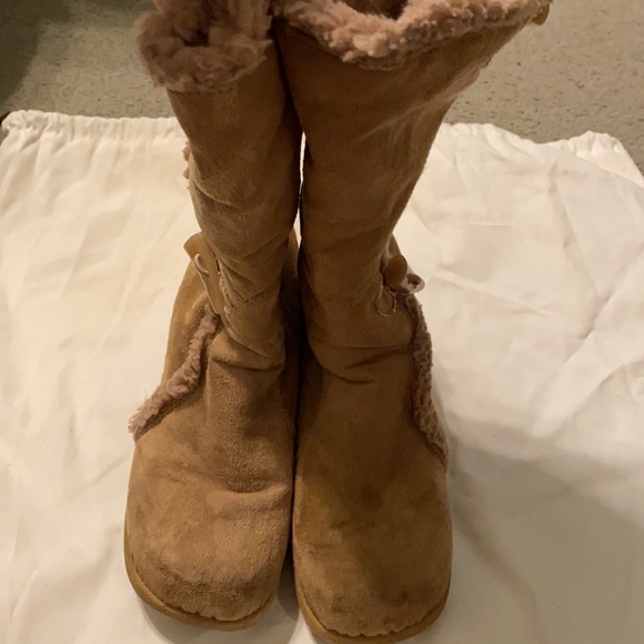 Women size: 7 1/2 Tan Sued Boot - Picture 8 of 9